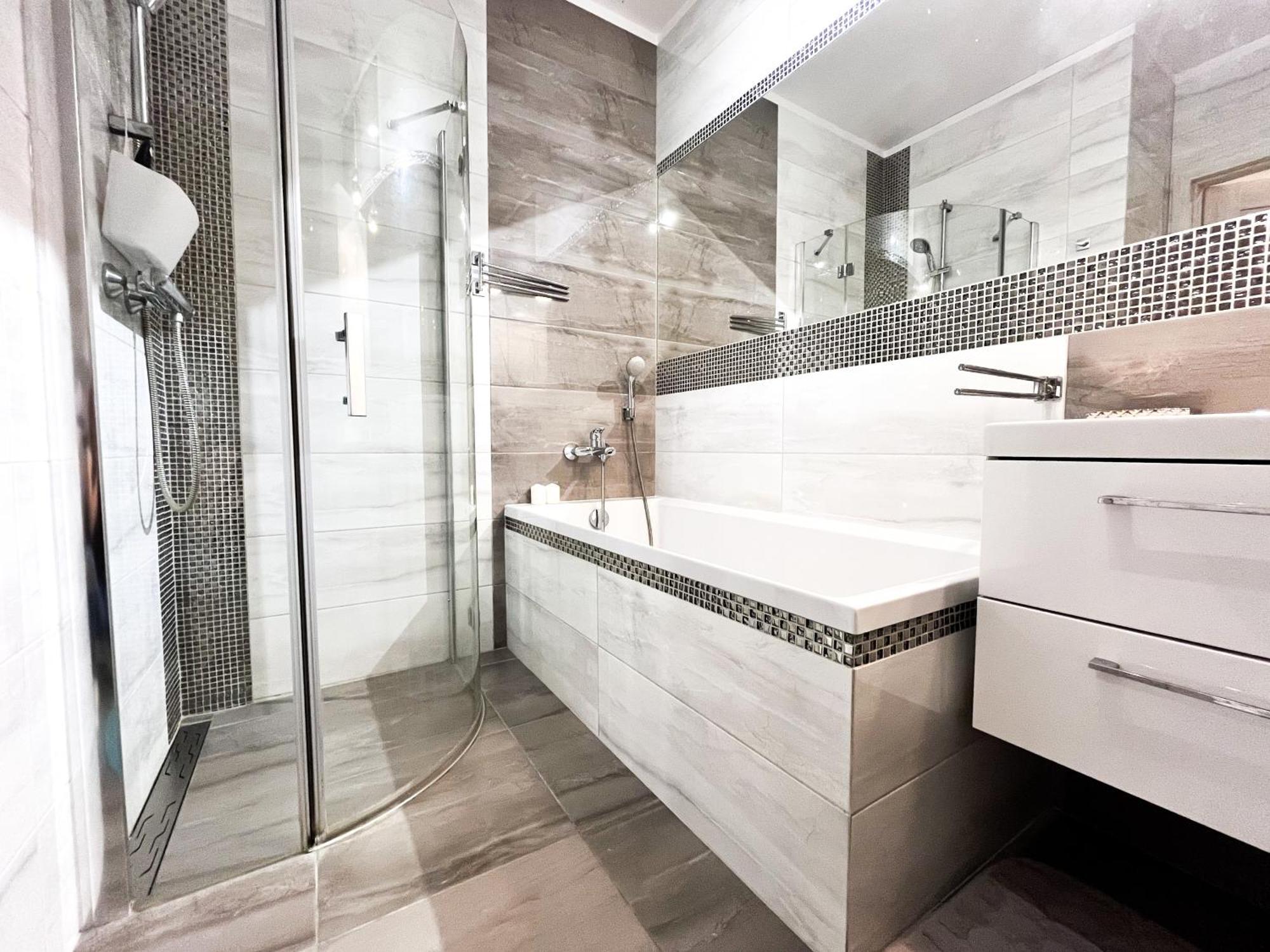Walk To Park, Modern 2Bd Kitchen! Balcony, Parking Apartment Wroclaw Exterior photo